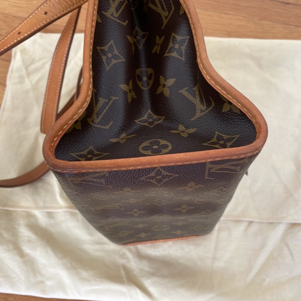 **Authentic** Louis Vuitton Monogram Haut Popincourt canvas purse - Picture 2 of 8